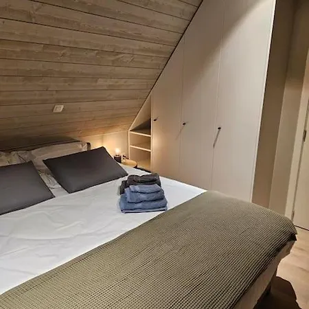Nyaraló Te Lande, Veurne